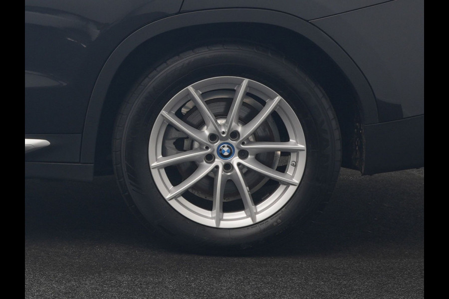 BMW X3 xDrive30e High Executive SOH 92.3% 293pk Dealer O.H | Trekhaak Af Fabriek | Panodak | Head Up | 360 Camera | Laser LED | Hifi Audio | Lederen Sportstoelen Memory & Ventilatie | Keyless | Apple Carplay | Stuur & Stoelen Verwarmd | Cruise Control | Navigatie | Virtual | DAB | 18" L.M | Plug In Hybrid |