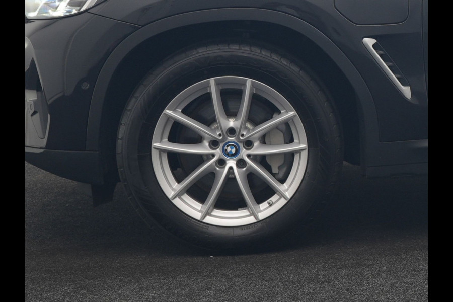 BMW X3 xDrive30e High Executive SOH 92.3% 293pk Dealer O.H | Trekhaak Af Fabriek | Panodak | Head Up | 360 Camera | Laser LED | Hifi Audio | Lederen Sportstoelen Memory & Ventilatie | Keyless | Apple Carplay | Stuur & Stoelen Verwarmd | Cruise Control | Navigatie | Virtual | DAB | 18" L.M | Plug In Hybrid |