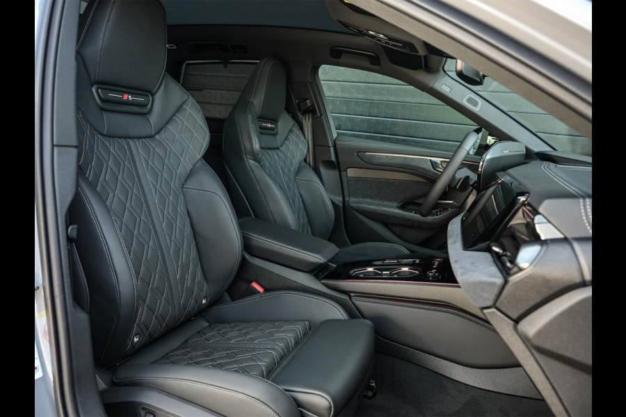 Audi A6 Avant 2.0 e-hybrid quattro S edition Competition | 5 Jaar garantie | Achterasbesturing | B&O | Carbon inleg | Stoelventilatie en Massage | Luchtvering | Panoramadak | Soft close | Keyless | Head-up | 360 camera | Passagiers Display |