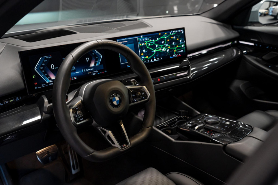 BMW 5 Serie Touring 540d xDrive *M-Sport Pro / Panorama / Harman-Kardon / HUD / Surround-view*