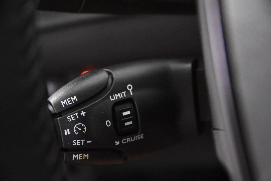 Peugeot 2008 Allure *1ste Eigenaar*Leer*Navigatie*Trekhaak*Carplay*