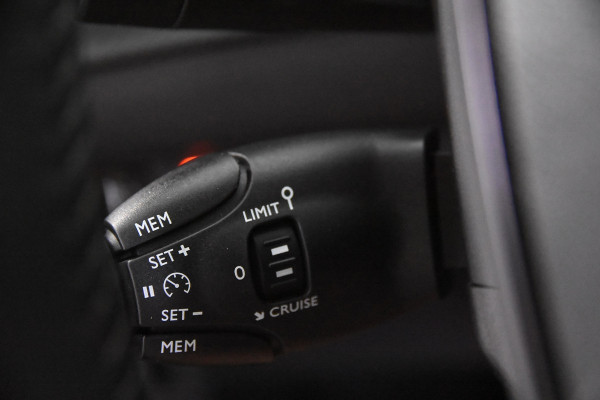 Peugeot 2008 Allure *1ste Eigenaar*Leer*Navigatie*Trekhaak*Carplay*