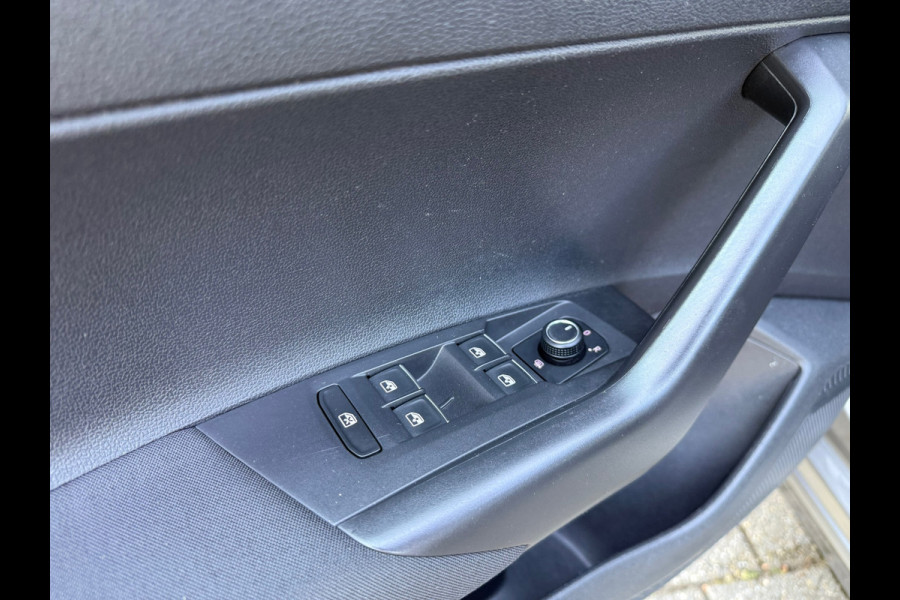 Volkswagen Polo 1.0 TSI Highline - Automaat - Virt.Cockpit - Navi - Parkeerhulp - Org.NL