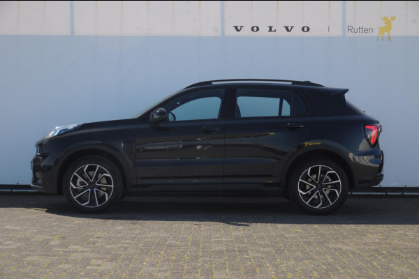 Lynk & Co 01 276PK Automaat Core / Adaptieve cruise control / Stoel - en stuurwielverwarming / Parkeersensoren met camera / Apple carplay / Trekhaak / Metallic lak / 19" lichtmetalen velgen