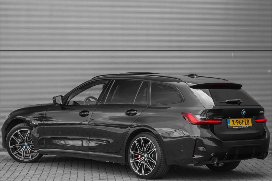 BMW 3 Serie Touring 330e M-Sport Pano ACC Trekhaak Memory 19"