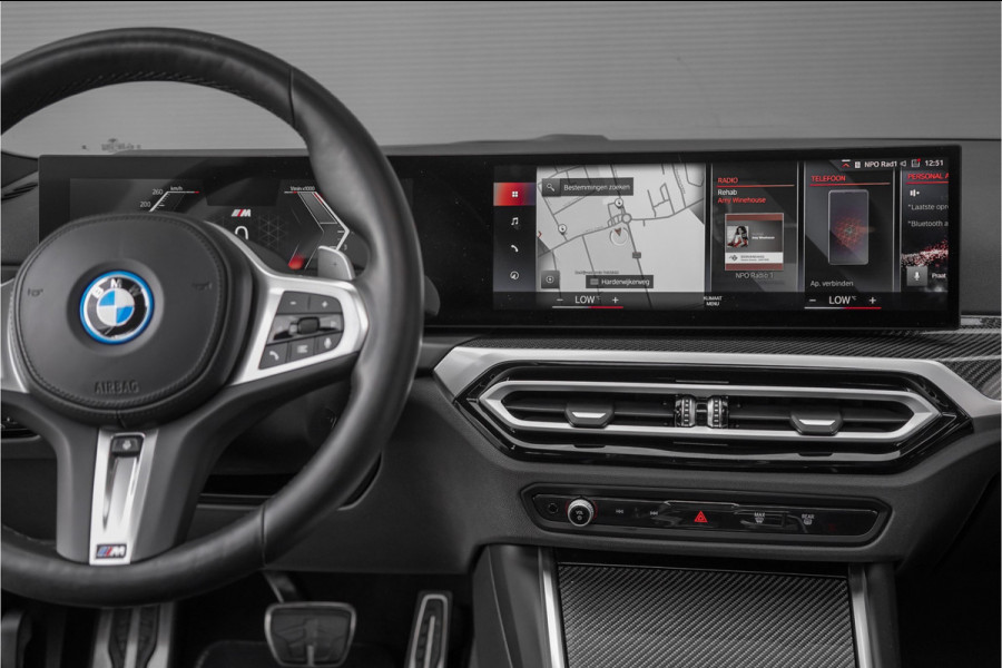 BMW 3 Serie Touring 330e M-Sport Pano ACC Trekhaak Memory 19"