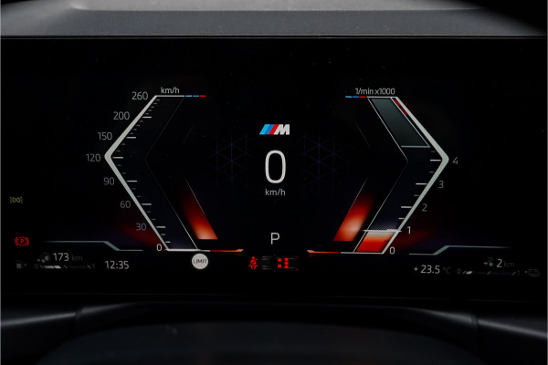 BMW 3 Serie Touring 330e M-Sport Pano ACC Trekhaak Memory 19"
