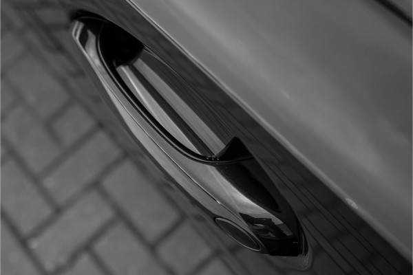 BMW 3 Serie Touring 330e M-Sport Pano ACC Trekhaak Memory 19"