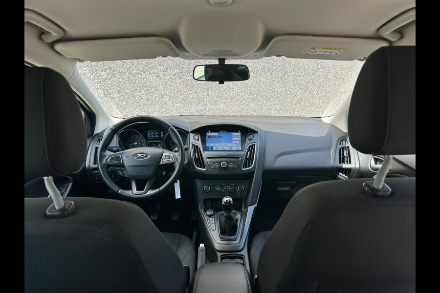 Ford Focus 1.0 Lease Edition | TREKHAAK | NAVI | BLUETOOTH | CC | PDC | APK T/M 6-8-2027 | AFLEVERBEURT | COMPLEET ONDERHOUDEN