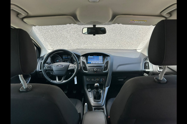 Ford Focus 1.0 Lease Edition | TREKHAAK | NAVI | BLUETOOTH | CC | PDC | APK T/M 6-8-2027 | AFLEVERBEURT | COMPLEET ONDERHOUDEN