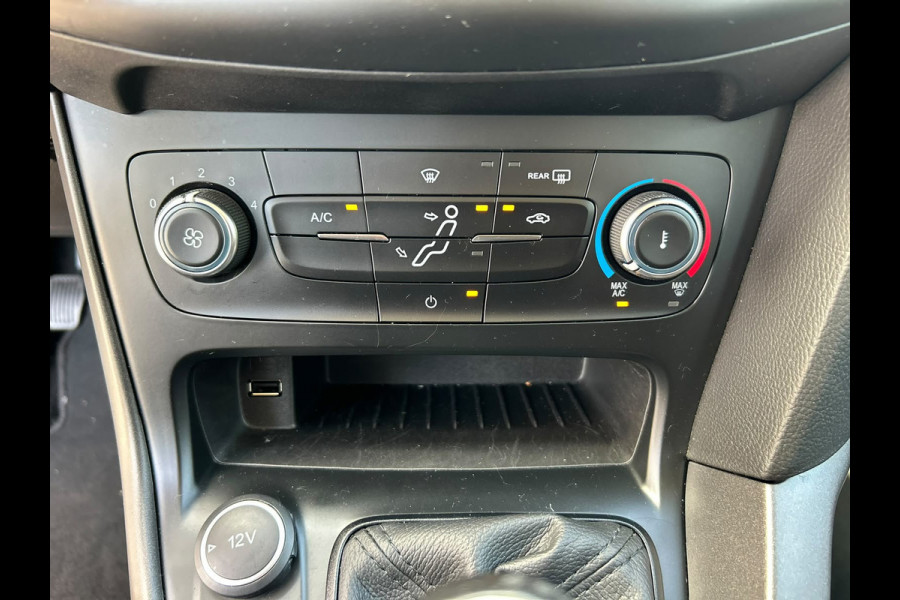 Ford Focus 1.0 Lease Edition | TREKHAAK | NAVI | BLUETOOTH | CC | PDC | APK T/M 6-8-2027 | AFLEVERBEURT | COMPLEET ONDERHOUDEN