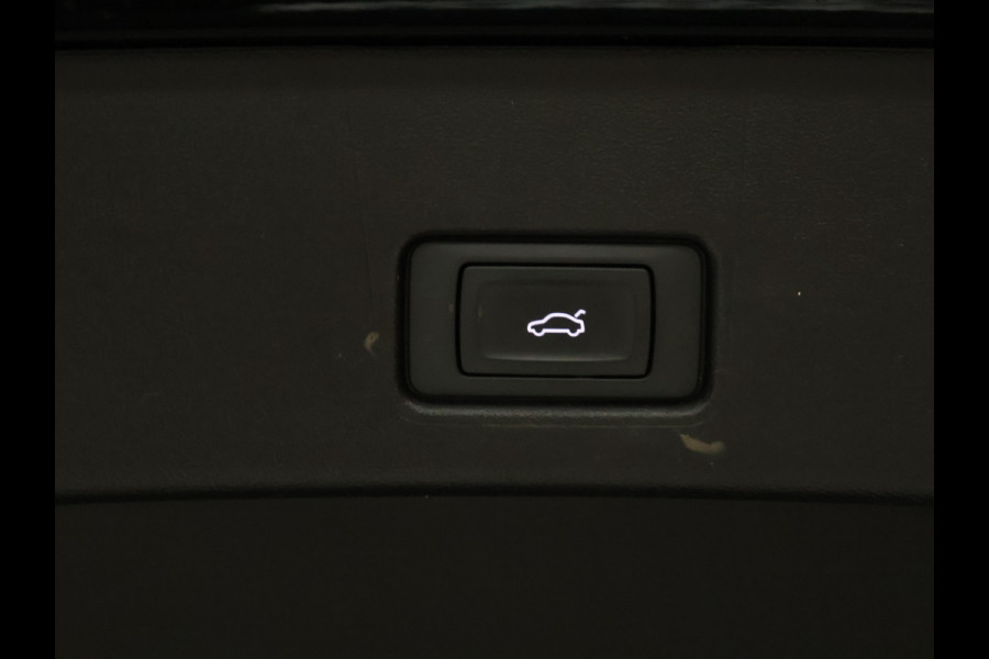 Audi Q4 Sportback e-tron 40 Advanced edition 77 kWh [APPLE CARPLAY. ANDRIOID, TREKHAAK, STOELVERWARMING, ADAPTIVE CRUISE, ELEKTRISCHE ACHTERKLEP, CAMERA, PDC V+A, DIGITAL DASH, NAVIGATIE, NIEUWSTAAT]