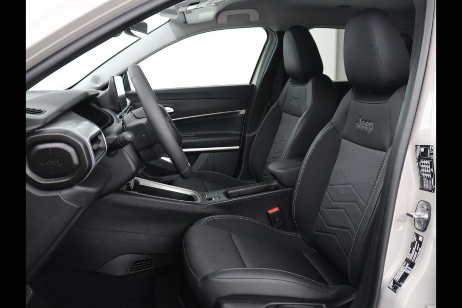Jeep Avenger Longitude 54 kWh | SOH 97,5% | Adaptive cruise | Carplay | Camera | Full LED | Climate control | Parkeerhulp | Bluetooth | Side Assist | Digital Cockpit