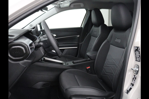 Jeep Avenger Longitude 54 kWh | SOH 97,5% | Adaptive cruise | Carplay | Camera | Full LED | Climate control | Parkeerhulp | Bluetooth | Side Assist | Digital Cockpit