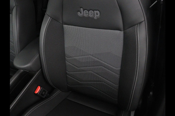 Jeep Avenger Longitude 54 kWh | SOH 97,5% | Adaptive cruise | Carplay | Camera | Full LED | Climate control | Parkeerhulp | Bluetooth | Side Assist | Digital Cockpit