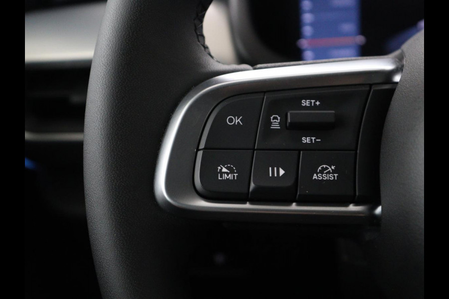 Jeep Avenger Longitude 54 kWh | SOH 97,5% | Adaptive cruise | Carplay | Camera | Full LED | Climate control | Parkeerhulp | Bluetooth | Side Assist | Digital Cockpit