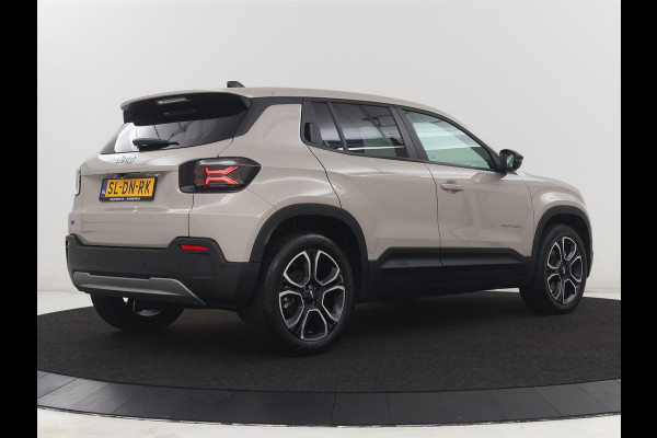 Jeep Avenger Longitude 54 kWh | SOH 97,5% | Adaptive cruise | Carplay | Camera | Full LED | Climate control | Parkeerhulp | Bluetooth | Side Assist | Digital Cockpit