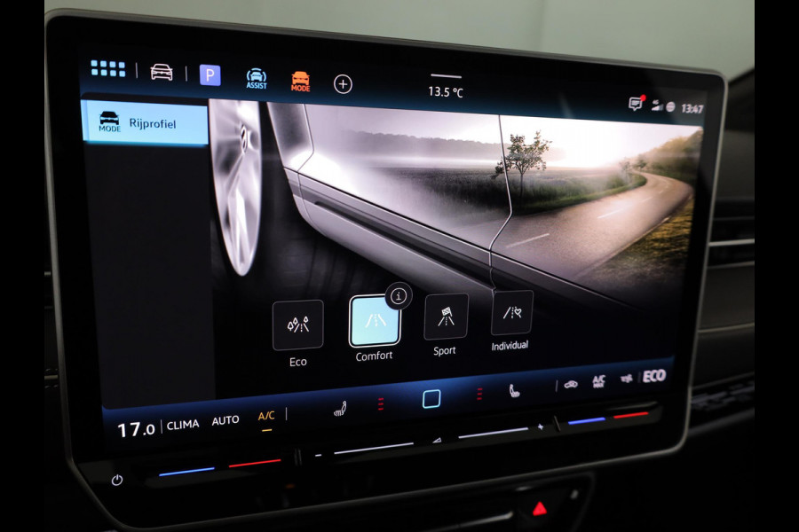 Volkswagen ID.7 Tourer Pro Limited Edition 77 kWh accu 210 kW / 286 PK 20" inch lm velgen Trontheim, Panorama dak, Dyn. Chas. Contr.
