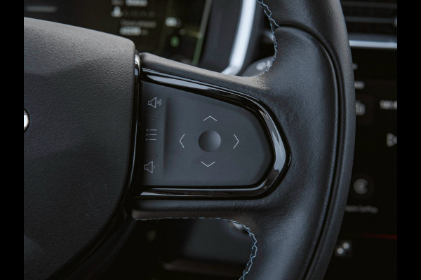 Lynk & Co 01 1.5 | Black Edition| TREKHAAK|Panoramadak|360° Camera|ACC|Stoelverwarming|Navi|Carplay