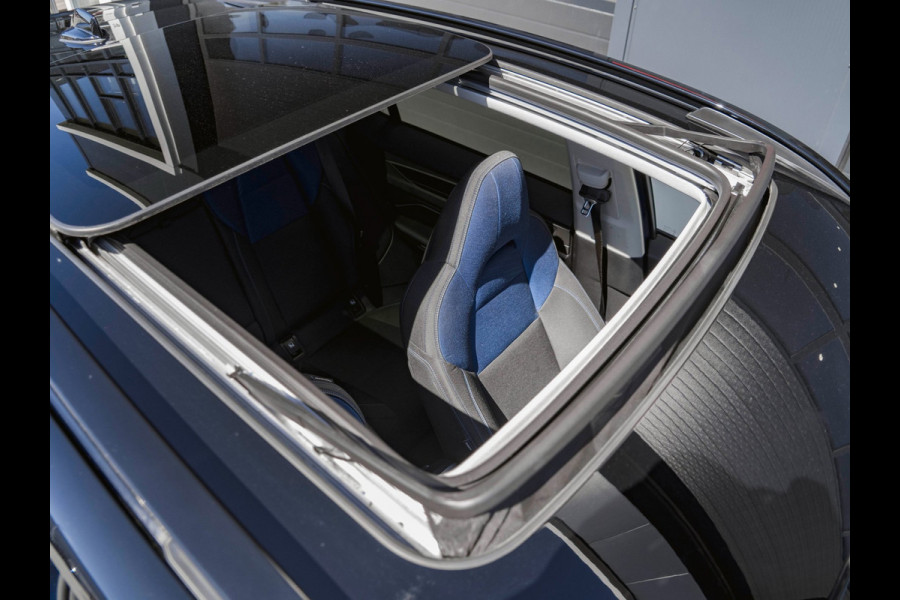 Lynk & Co 01 1.5 | Black Edition| TREKHAAK|Panoramadak|360° Camera|ACC|Stoelverwarming|Navi|Carplay