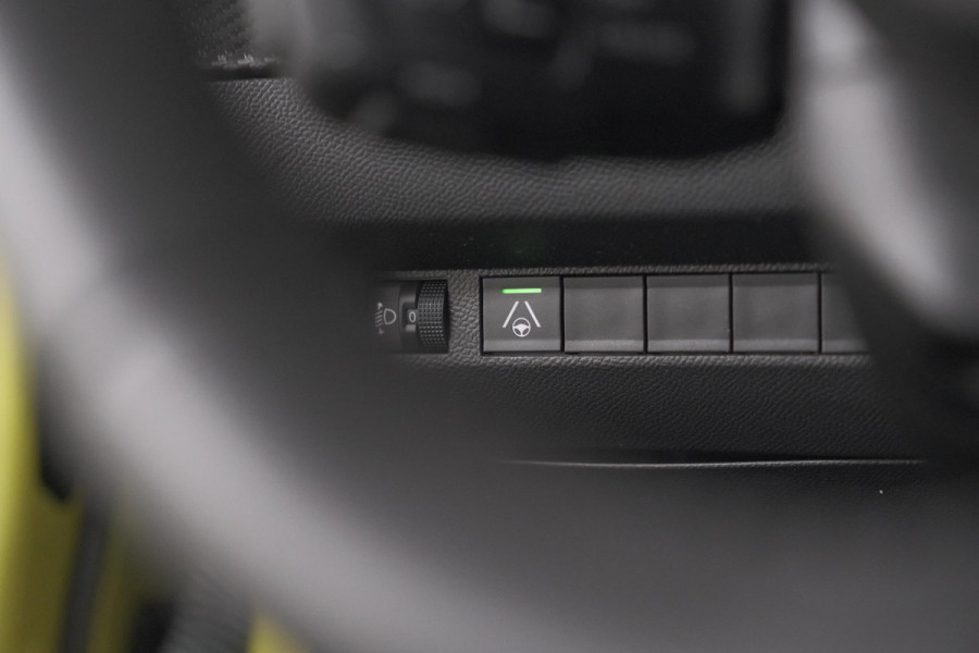 Peugeot e-208 EV Allure 50 kWh | 97,3% SOH | 11 KW Laadfunctie | Adaptieve Cruise Control |  Parkeersensoren | Apple Carplay