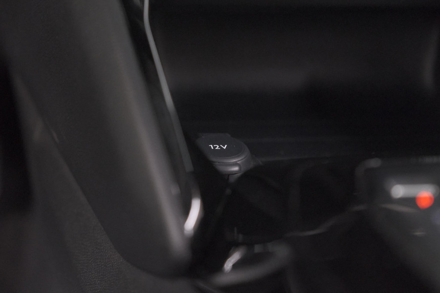 Peugeot e-208 EV Allure 50 kWh | 97,3% SOH | 11 KW Laadfunctie | Adaptieve Cruise Control |  Parkeersensoren | Apple Carplay
