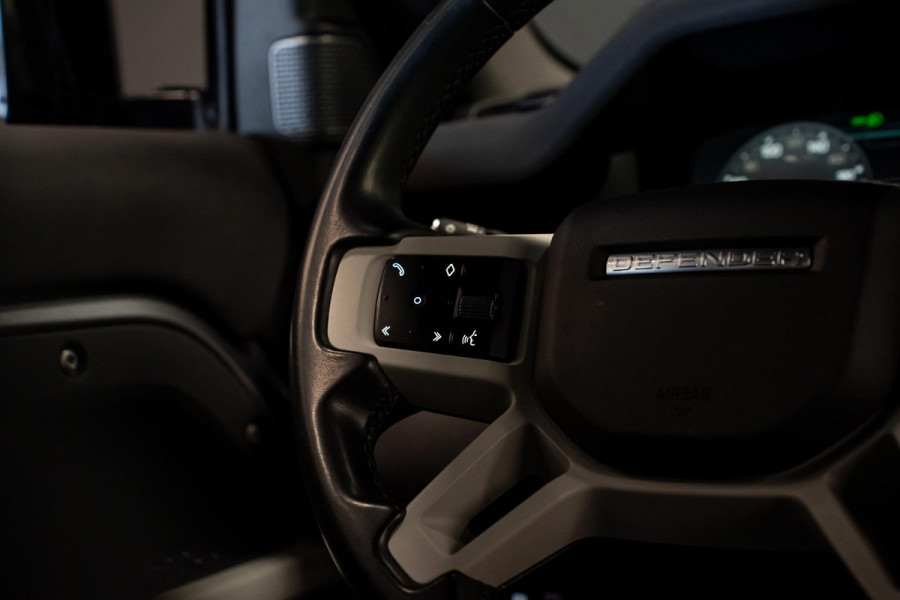Land Rover Defender 110 2.0 P400e 110 XS Edition *Luchtvering / Meridian / Surround-view / Keyless / Memory / Winter-pakket*