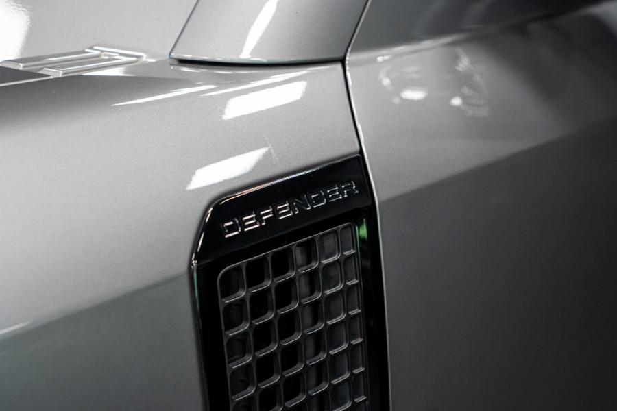 Land Rover Defender 110 2.0 P400e 110 XS Edition *Luchtvering / Meridian / Surround-view / Keyless / Memory / Winter-pakket*