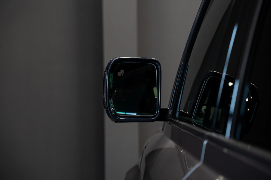Land Rover Defender 110 2.0 P400e 110 XS Edition *Luchtvering / Meridian / Surround-view / Keyless / Memory / Winter-pakket*