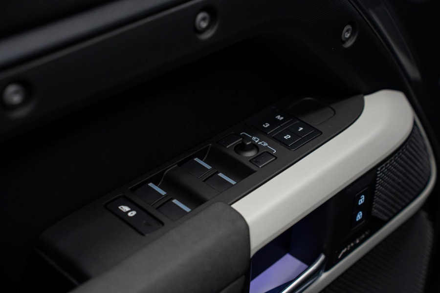 Land Rover Defender 110 2.0 P400e 110 XS Edition *Luchtvering / Meridian / Surround-view / Keyless / Memory / Winter-pakket*