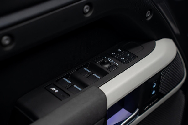 Land Rover Defender 110 2.0 P400e 110 XS Edition *Luchtvering / Meridian / Surround-view / Keyless / Memory / Winter-pakket*