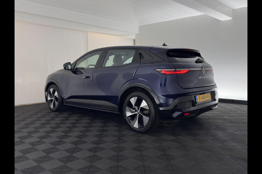 Renault Mégane E-Tech EV60 Optimum Charge Evolution [3-Fase-11kW] {SoH-91%} (INCL-BTW) Aut. *FULL-LED | CAMERA | LANE-ASSIST | KEYLESS | NAVI-FULLMAP | CARPLAY | COMFORTSEATS | DIGI-COCKPIT | ECC | PDC | 18"ALU*