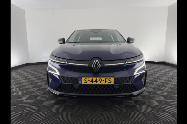 Renault Mégane E-Tech EV60 Optimum Charge Evolution [3-Fase-11kW] {SoH-91%} (INCL-BTW) Aut. *FULL-LED | CAMERA | LANE-ASSIST | KEYLESS | NAVI-FULLMAP | CARPLAY | COMFORTSEATS | DIGI-COCKPIT | ECC | PDC | 18"ALU*