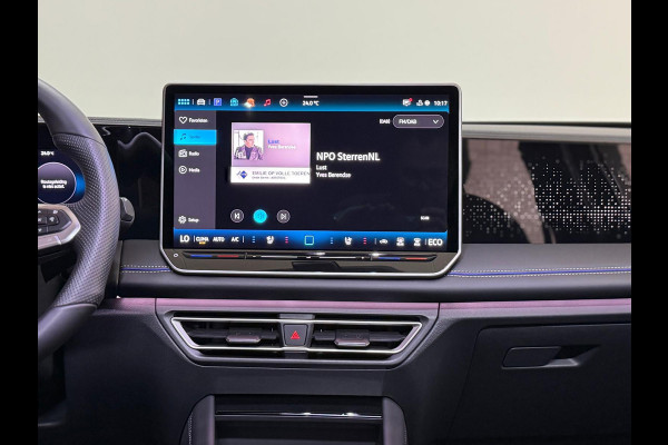 Volkswagen Tiguan 1.5 eTSI R-Line Edition | Verlengde fabrieks garantie tot 2030 | IQ.Light HD | Pano | Trekhaak | ErgoActive