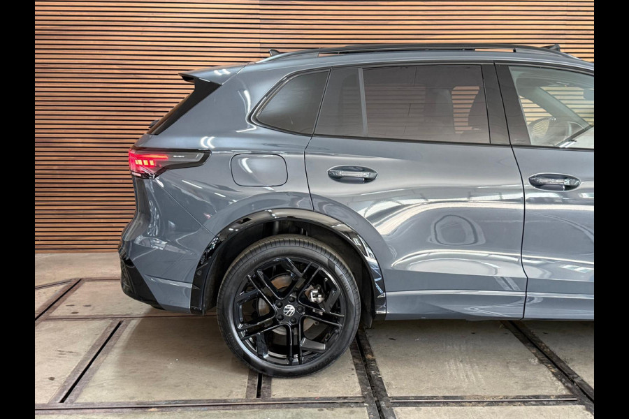 Volkswagen Tiguan 1.5 eTSI R-Line Edition | Verlengde fabrieks garantie tot 2030 | IQ.Light HD | Pano | Trekhaak | ErgoActive