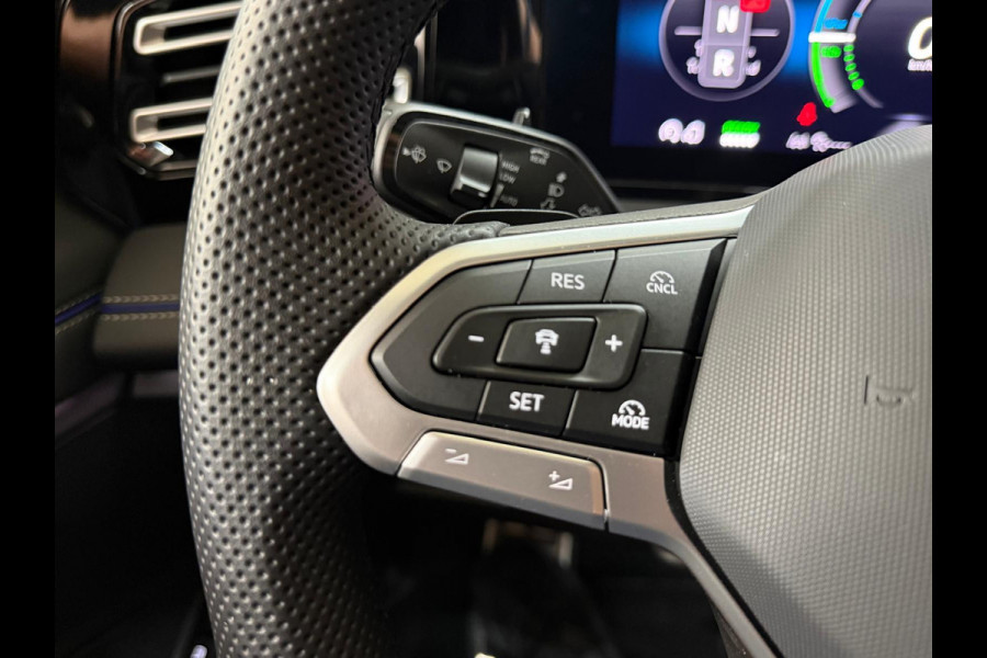 Volkswagen Tiguan 1.5 eTSI R-Line Edition | Verlengde fabrieks garantie tot 2030 | IQ.Light HD | Pano | Trekhaak | ErgoActive