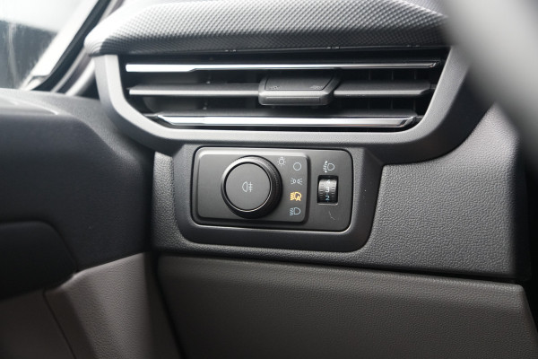 Ford E-Transit Custom 320 L2H1 Limited 71 kWh 218pk - LED - Carplay - Stoelverwarming - Keyless - Cruise - Rijklaar