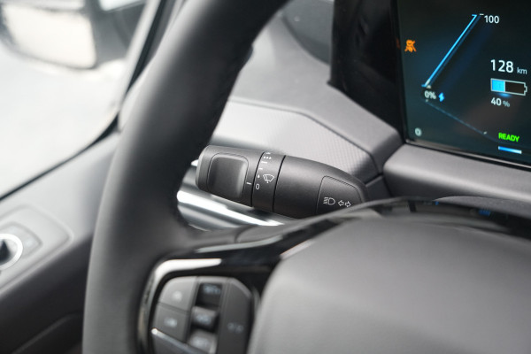Ford E-Transit Custom 320 L2H1 Limited 71 kWh 218pk - LED - Carplay - Stoelverwarming - Keyless - Cruise - Rijklaar