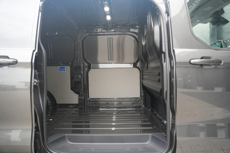 Ford E-Transit Custom 320 L2H1 Limited 71 kWh 218pk - Trekhaak - ACC - B&O - Navi - Stoel/Stuurverwarming - 360 Camera - Blindspot - Rijklaar