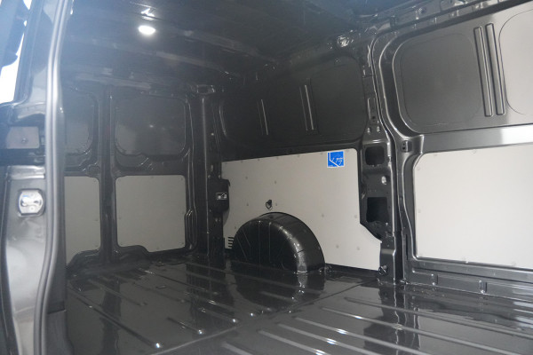 Ford E-Transit Custom 320 L2H1 Limited 71 kWh 218pk - Trekhaak - ACC - B&O - Navi - Stoel/Stuurverwarming - 360 Camera - Blindspot - Rijklaar