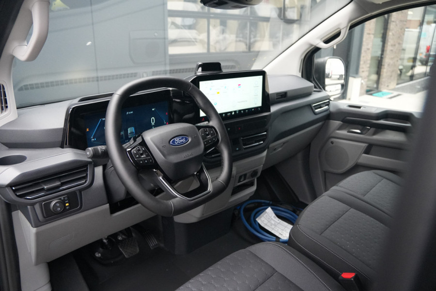 Ford E-Transit Custom 320 L2H1 Limited 71 kWh 218pk - Trekhaak - ACC - B&O - Navi - Stoel/Stuurverwarming - 360 Camera - Blindspot - Rijklaar