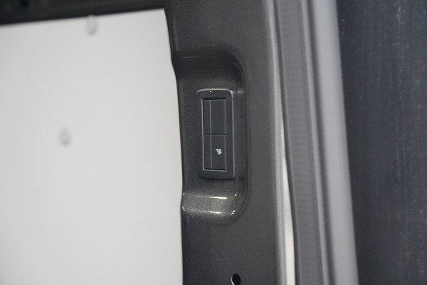 Ford E-Transit Custom 320 L2H1 Limited 71 kWh 218pk - Trekhaak - ACC - B&O - Navi - Stoel/Stuurverwarming - 360 Camera - Blindspot - Rijklaar