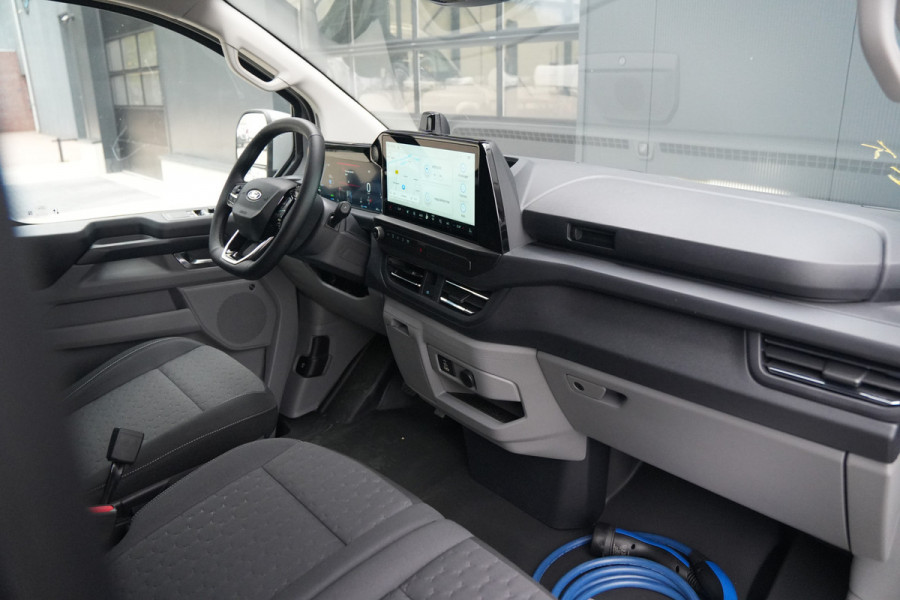 Ford E-Transit Custom 320 L2H1 Limited 71 kWh 218pk - Trekhaak - ACC - B&O - Navi - Stoel/Stuurverwarming - 360 Camera - Blindspot - Rijklaar