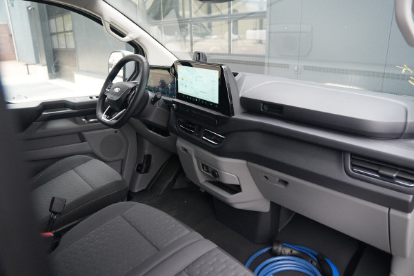 Ford E-Transit Custom 320 L2H1 Limited 71 kWh 218pk - Trekhaak - ACC - B&O - Navi - Stoel/Stuurverwarming - 360 Camera - Blindspot - Rijklaar