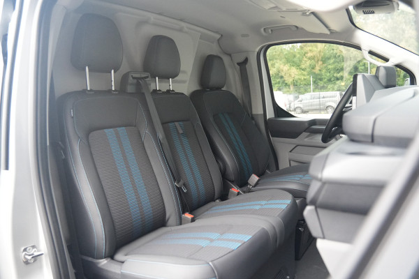 Ford E-Transit Custom 340 L2H1 Sport 71 kWh 218pk - ACC - Elek Trekhaak - B&O - Navi - Stoel/Stuurverwarming - 360 Camera - Blindspot - Rijklaar