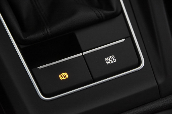Volkswagen Golf VIII Life *1ste Eigenaar*Navigatie*Camera*Carplay*