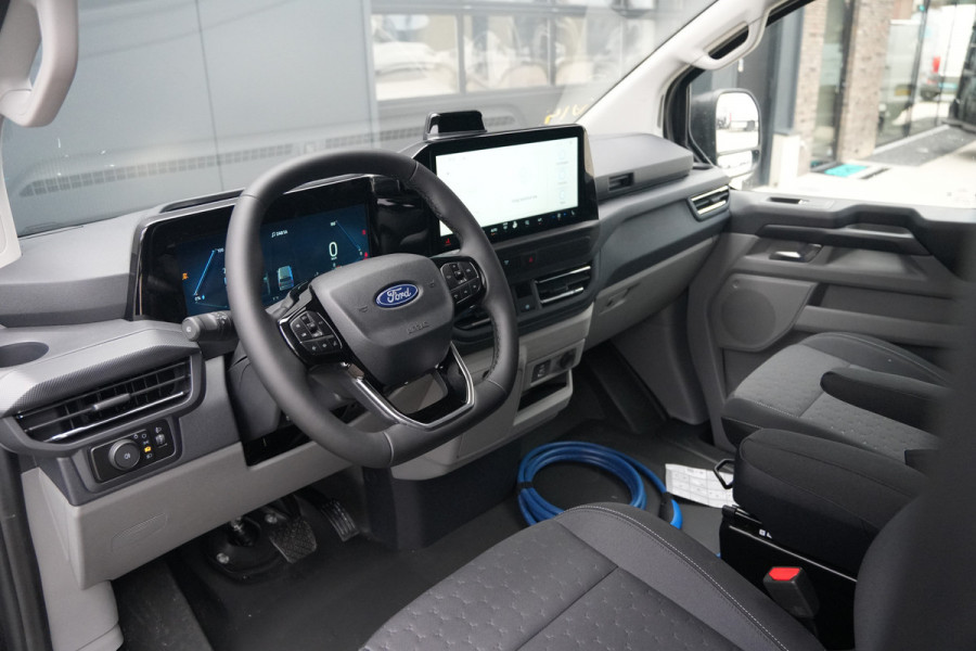 Ford E-Transit Custom 320 L2H1 Limited 71 kWh 218pk - 1+1 stoel - Stoelverwarming - Carplay - Camera - LED - Rijklaar
