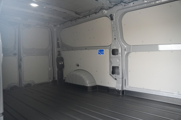 Ford E-Transit Custom 320 L2H1 Limited 71 kWh 218pk - Elek Trekhaak - LED - Carplay - Stoelverwarming - Keyless - Cruise - Rijklaar