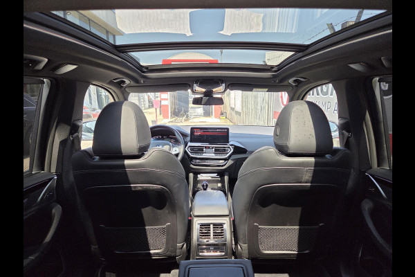 BMW X3 xDrive30e 19"/Trekhaak/Leder + memory/Adaptieve cruise/Keyless/Dodehoek/Head-up/360 camera/HiFi/LED/Sfeerverlichting