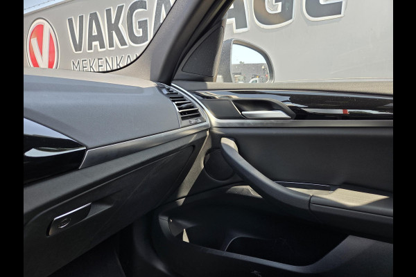 BMW X3 xDrive30e 19"/Trekhaak/Leder + memory/Adaptieve cruise/Keyless/Dodehoek/Head-up/360 camera/HiFi/LED/Sfeerverlichting